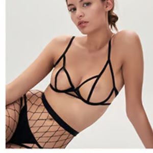 NWT LIVY underground wire balcony bra
